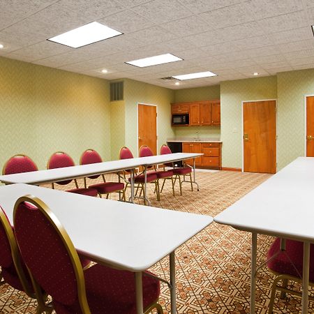 Holiday Inn Express Hotel & Suites Goshen By Ihg Exterior photo