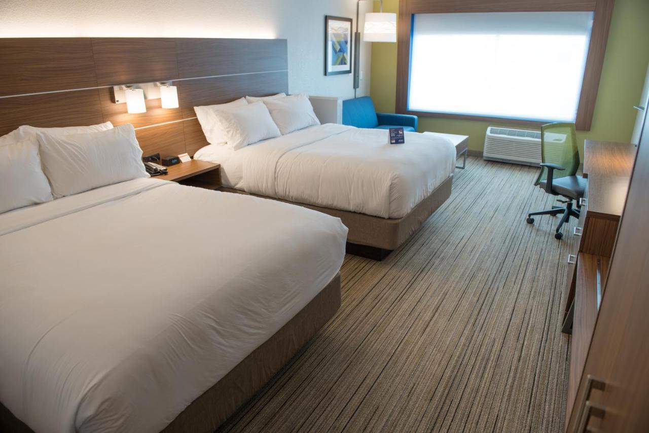 Holiday Inn Express Hotel & Suites Goshen By Ihg Exterior photo