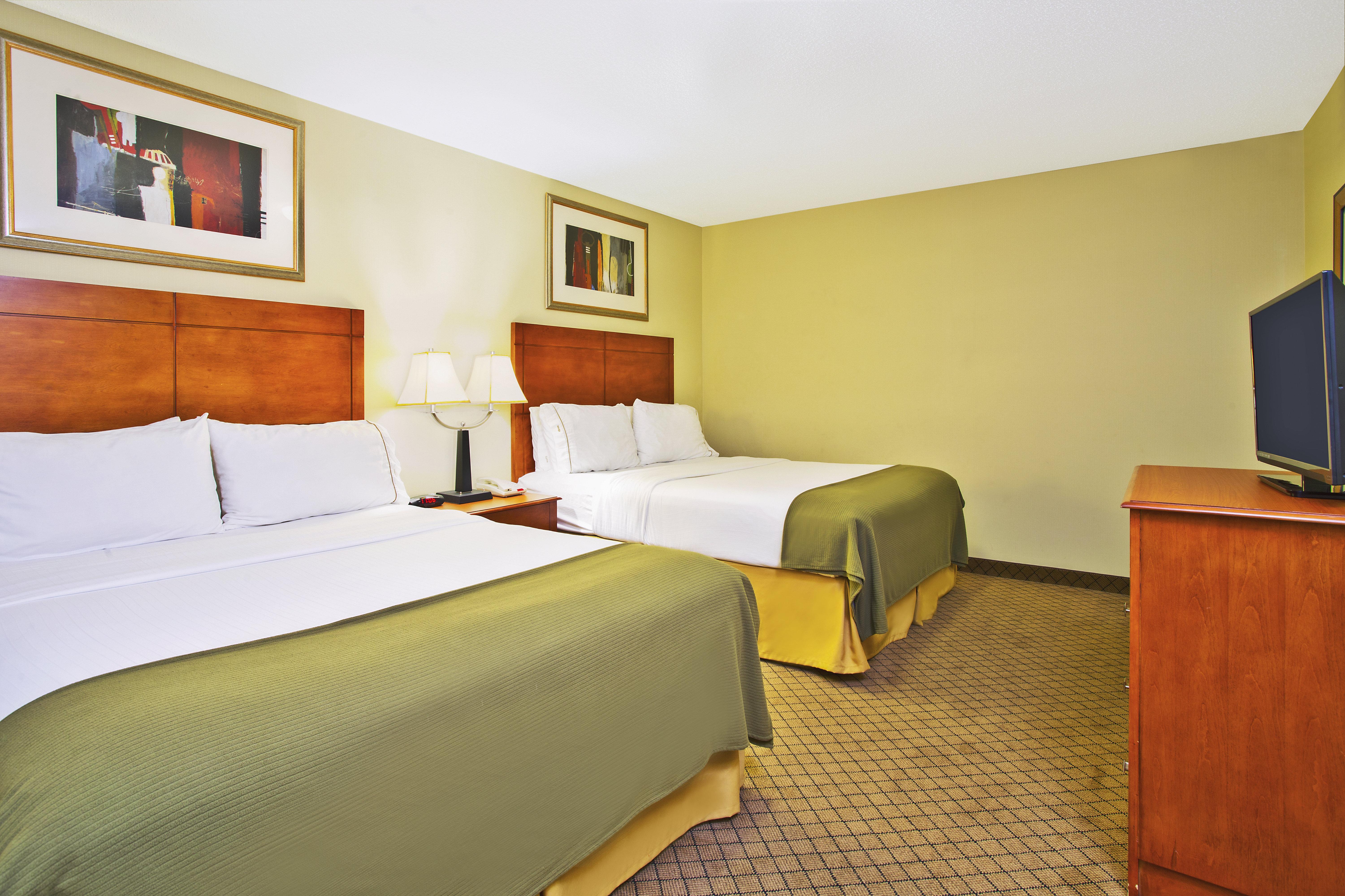 Holiday Inn Express Hotel & Suites Goshen By Ihg Exterior photo