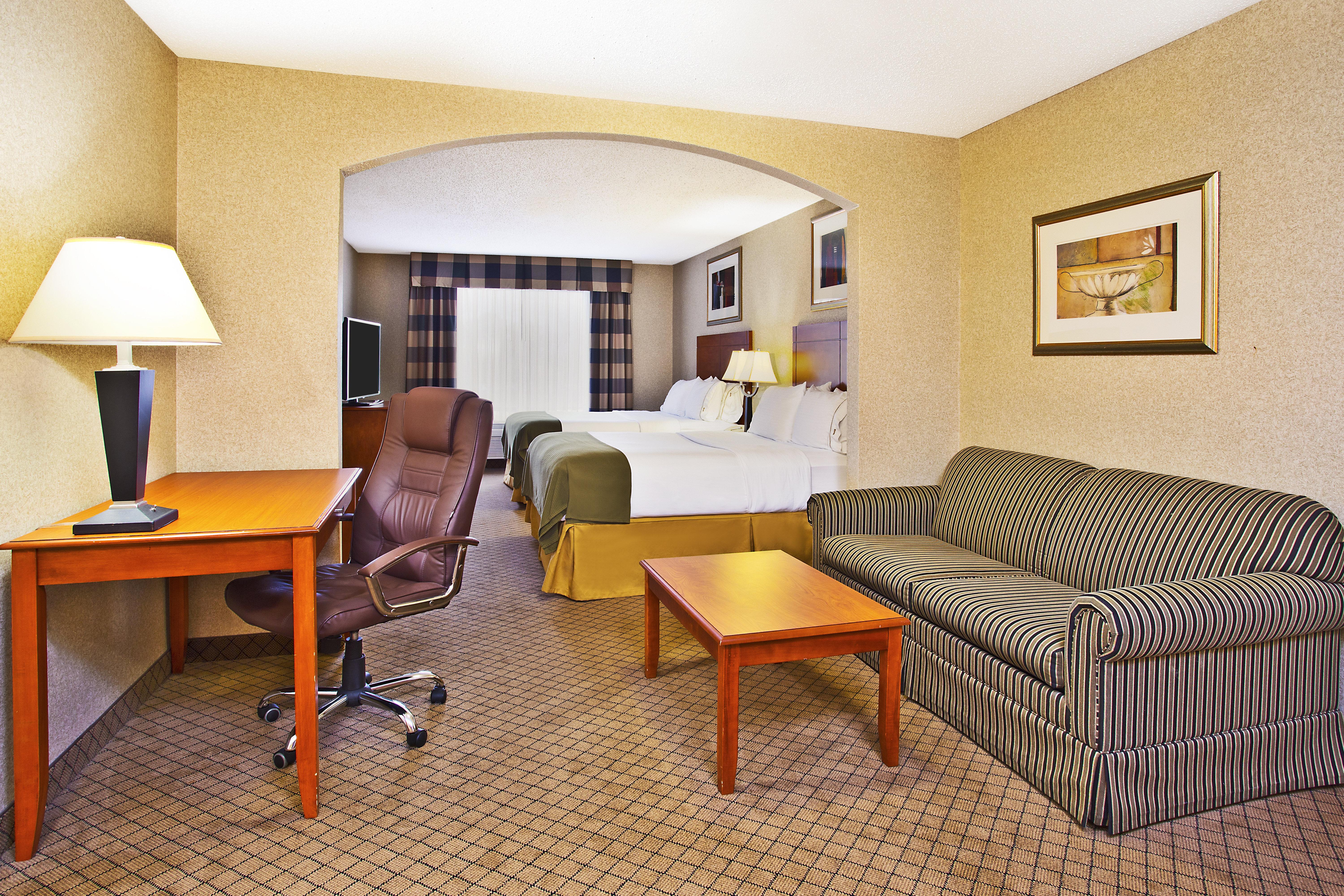 Holiday Inn Express Hotel & Suites Goshen By Ihg Exterior photo