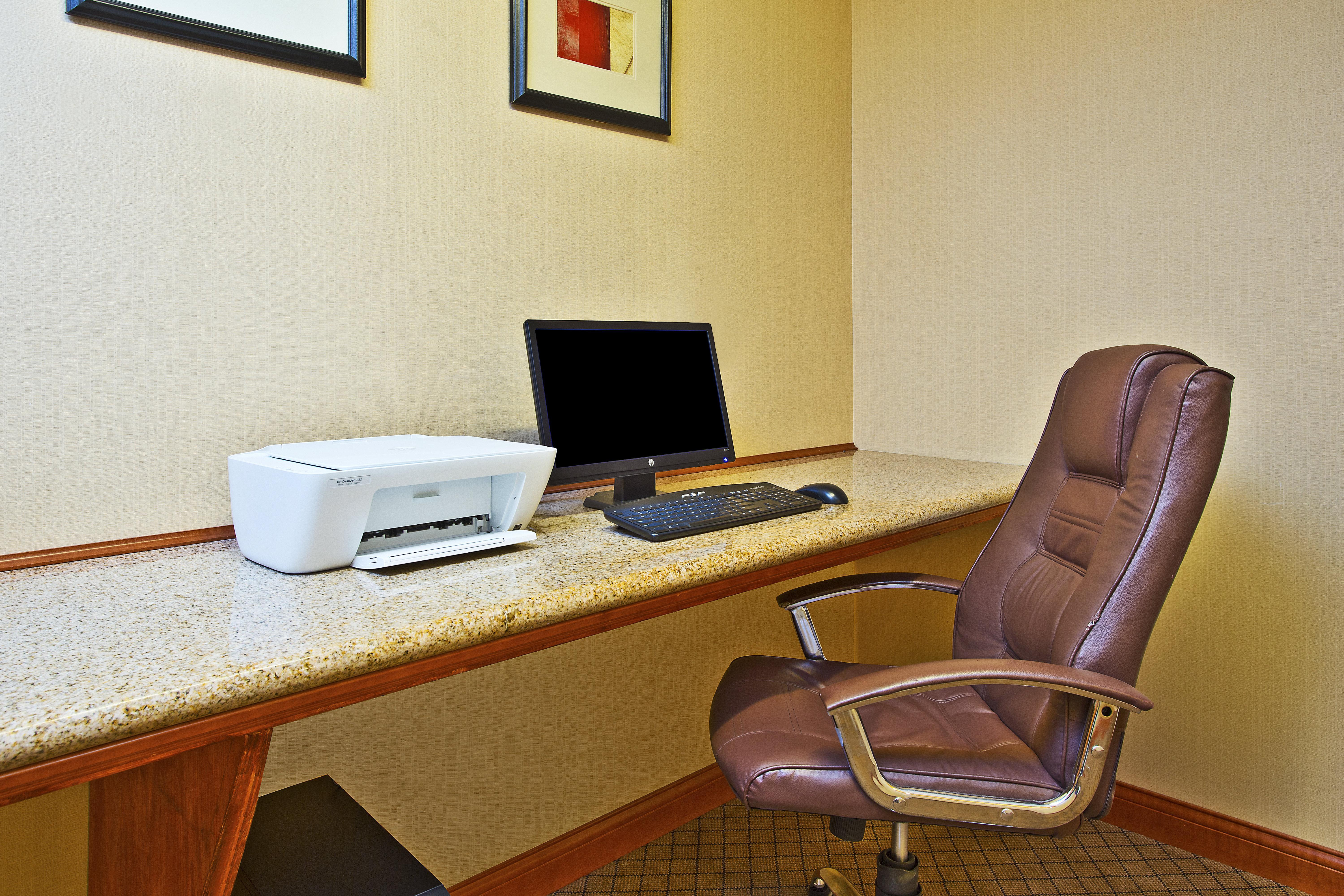 Holiday Inn Express Hotel & Suites Goshen By Ihg Exterior photo